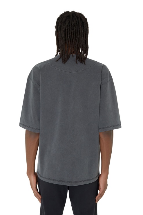 Noir T-volkover-e1 Diesel