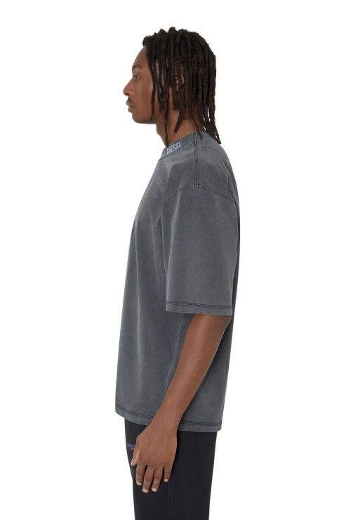 Noir T-volkover-e1 Diesel