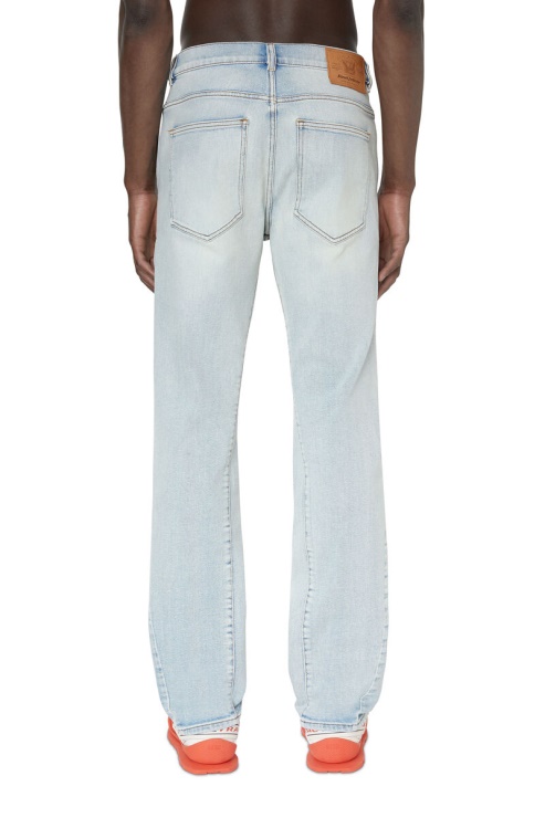 2021 09c08 Jean Bootcut Diesel En Bleu Clair