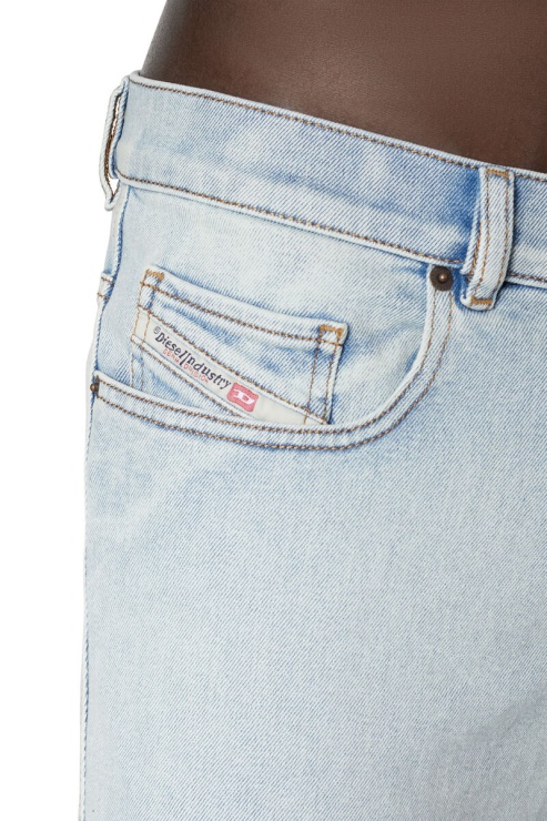 2021 09c08 Jean Bootcut Diesel En Bleu Clair