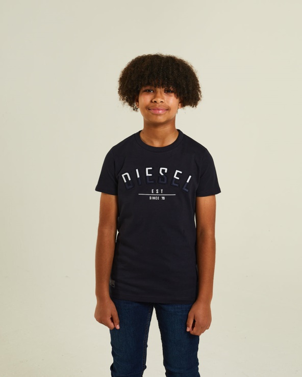 Joshua Tee Marine Diesel Rouge